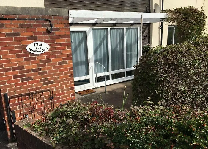 Wristland Court, Watchet